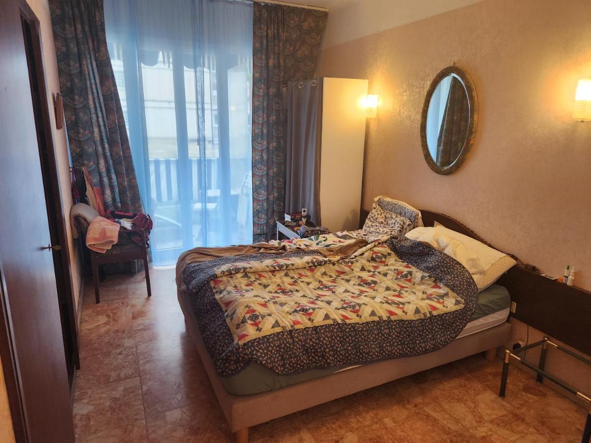 Big Apart 140M2 5Min Walk To Beach Sea &Promenade 3 Double Rooms,Big Living Room 42M2, 3 Showers,9 Beds, Free Parking Nice Luaran gambar