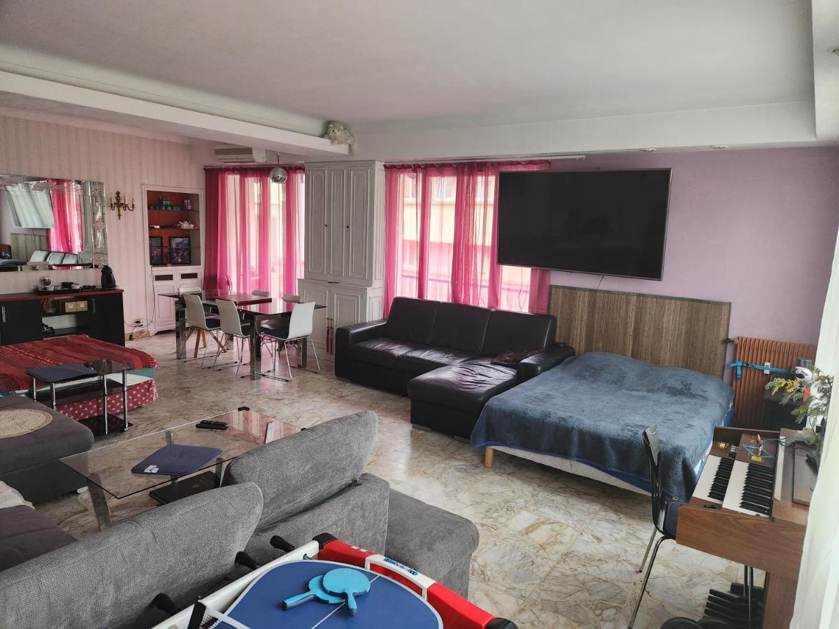 Big Apart 140M2 5Min Walk To Beach Sea &Promenade 3 Double Rooms,Big Living Room 42M2, 3 Showers,9 Beds, Free Parking Nice Luaran gambar