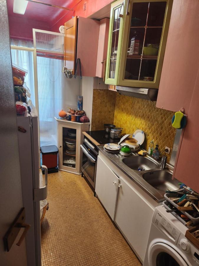 Big Apart 140M2 5Min Walk To Beach Sea &Promenade 3 Double Rooms,Big Living Room 42M2, 3 Showers,9 Beds, Free Parking Nice Luaran gambar