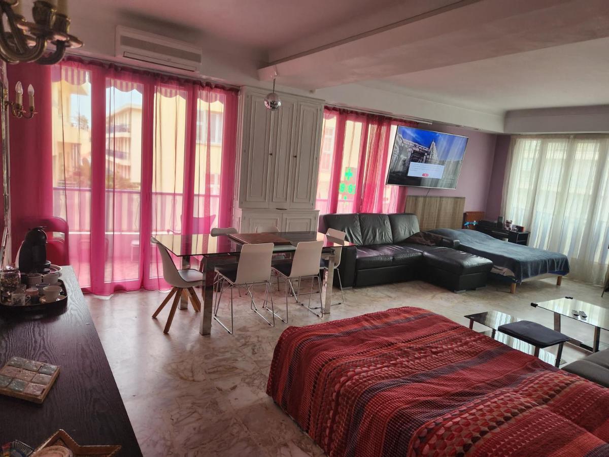 Big Apart 140M2 5Min Walk To Beach Sea &Promenade 3 Double Rooms,Big Living Room 42M2, 3 Showers,9 Beds, Free Parking Nice Luaran gambar