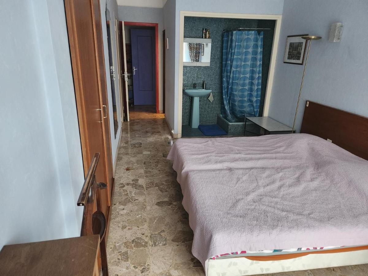 Big Apart 140M2 5Min Walk To Beach Sea &Promenade 3 Double Rooms,Big Living Room 42M2, 3 Showers,9 Beds, Free Parking Nice Luaran gambar