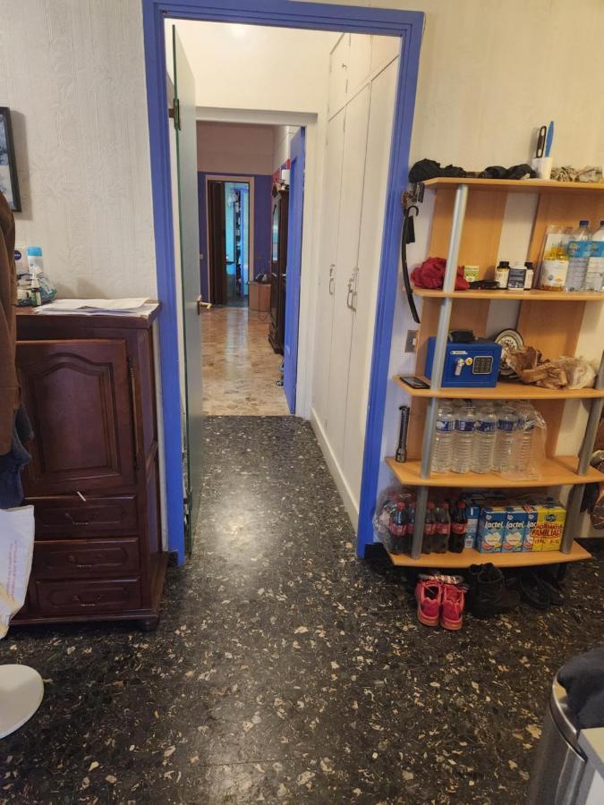 Big Apart 140M2 5Min Walk To Beach Sea &Promenade 3 Double Rooms,Big Living Room 42M2, 3 Showers,9 Beds, Free Parking Nice Luaran gambar