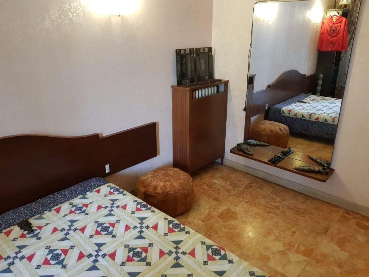 Big Apart 140M2 5Min Walk To Beach Sea &Promenade 3 Double Rooms,Big Living Room 42M2, 3 Showers,9 Beds, Free Parking Nice Luaran gambar