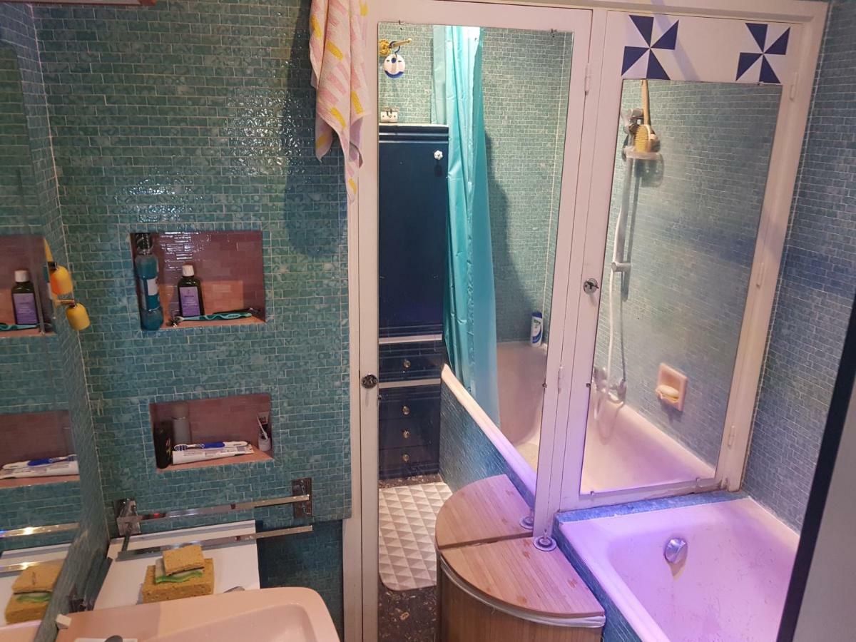 Big Apart 140M2 5Min Walk To Beach Sea &Promenade 3 Double Rooms,Big Living Room 42M2, 3 Showers,9 Beds, Free Parking Nice Luaran gambar